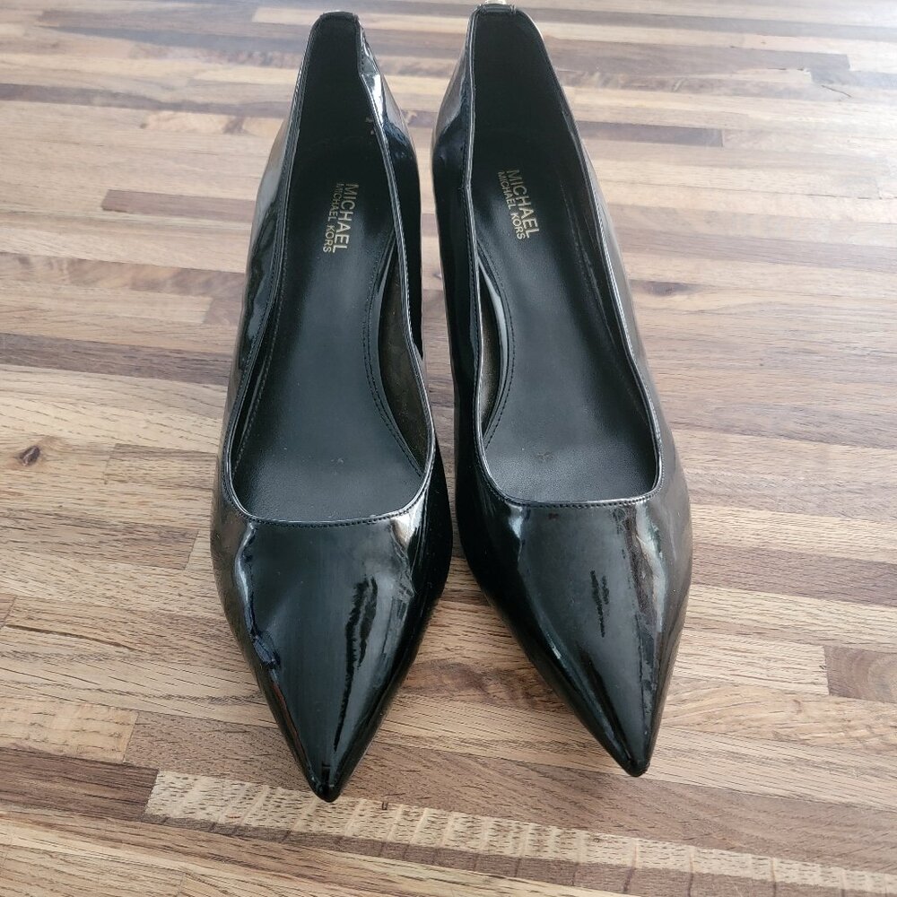 Michael Michael Kors Alina Flex pump in black patent leather. - Picture 3 of 16